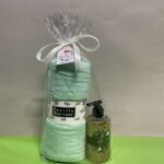 Dovanų rinkinys su rankų muilu ir rankšluosčiu