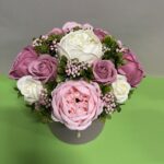 Muilo gėlių puokštė „Bijūnai ir rožės”-1