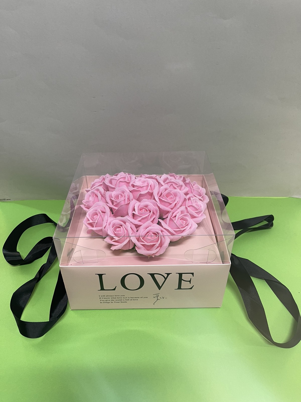 Muilo gėlių puokštė „Love PINK”