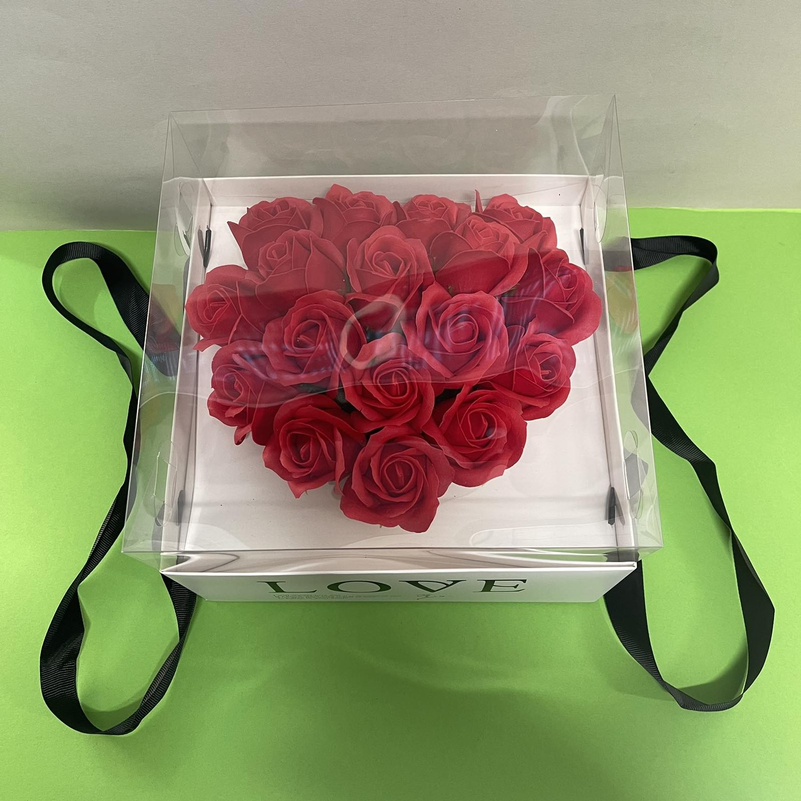 Muilo gėlių puokštė „Love RED”-1